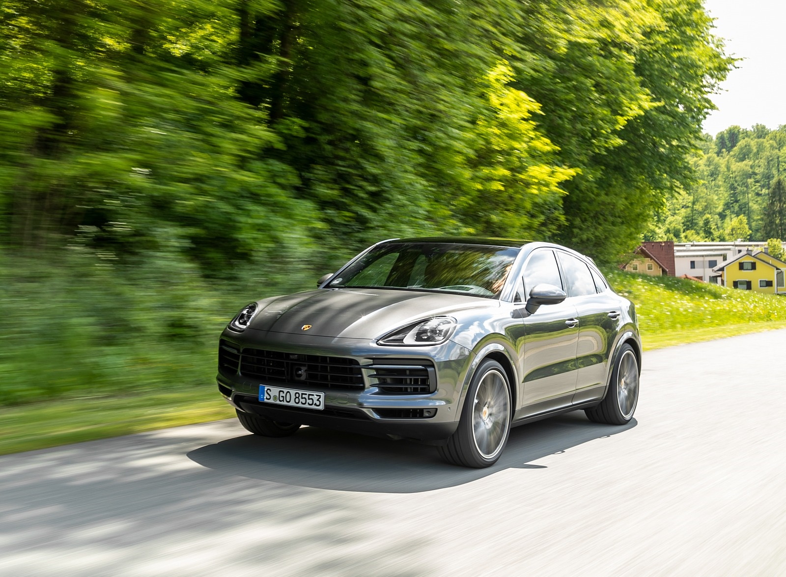 2020 Porsche Cayenne S Coupé (Color: Quarzite Grey Metallic) Front Three-Quarter Wallpapers #3 of 212