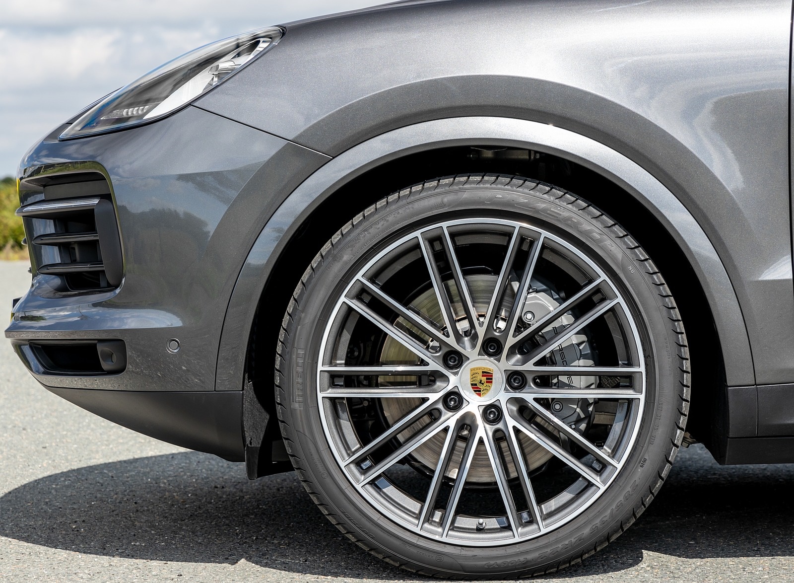 2020 Porsche Cayenne S Coupé (Color: Quarzite Grey Metallic) Wheel Wallpapers #26 of 212