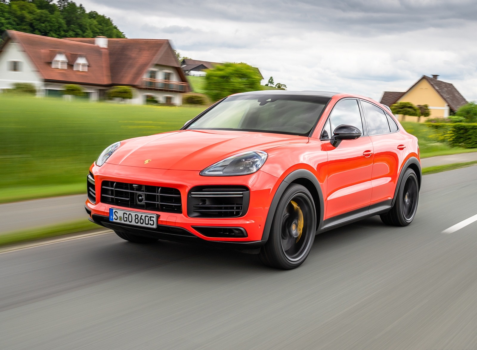 2020 Porsche Cayenne Turbo Coupe (Color: Lava Orange) Front Three-Quarter Wallpapers #23 of 94