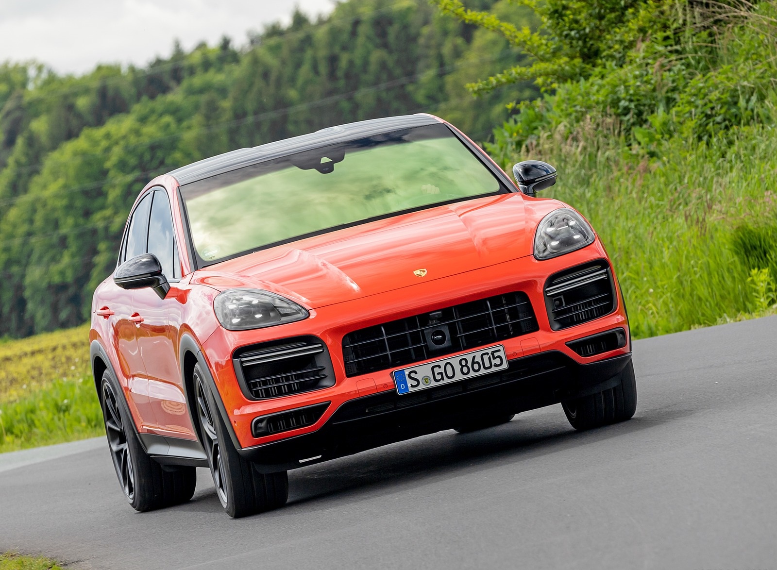 2020 Porsche Cayenne Turbo Coupe (Color: Lava Orange) Front Wallpapers #33 of 94