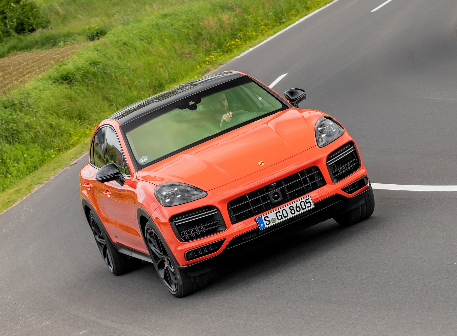 2020 Porsche Cayenne Turbo Coupe (Color: Lava Orange) Front Wallpapers #35 of 94