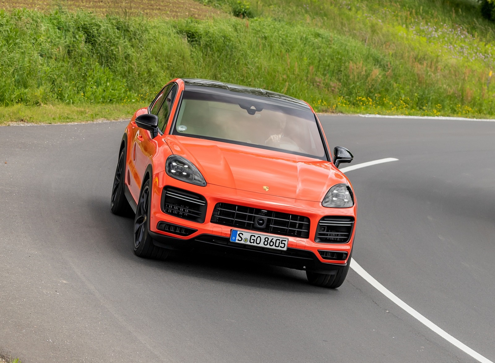 2020 Porsche Cayenne Turbo Coupe (Color: Lava Orange) Front Wallpapers #36 of 94