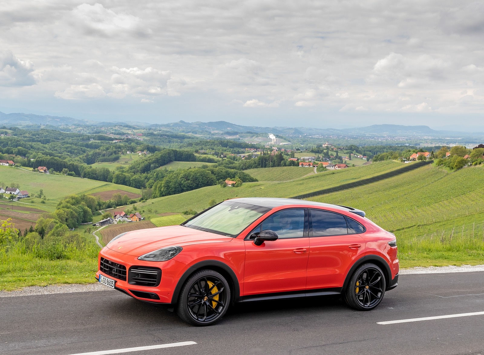 2020 Porsche Cayenne Turbo Coupe (Color: Lava Orange) Side Wallpapers #31 of 94
