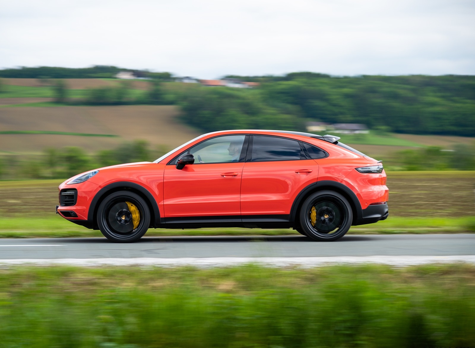 2020 Porsche Cayenne Turbo Coupe (Color: Lava Orange) Side Wallpapers #32 of 94