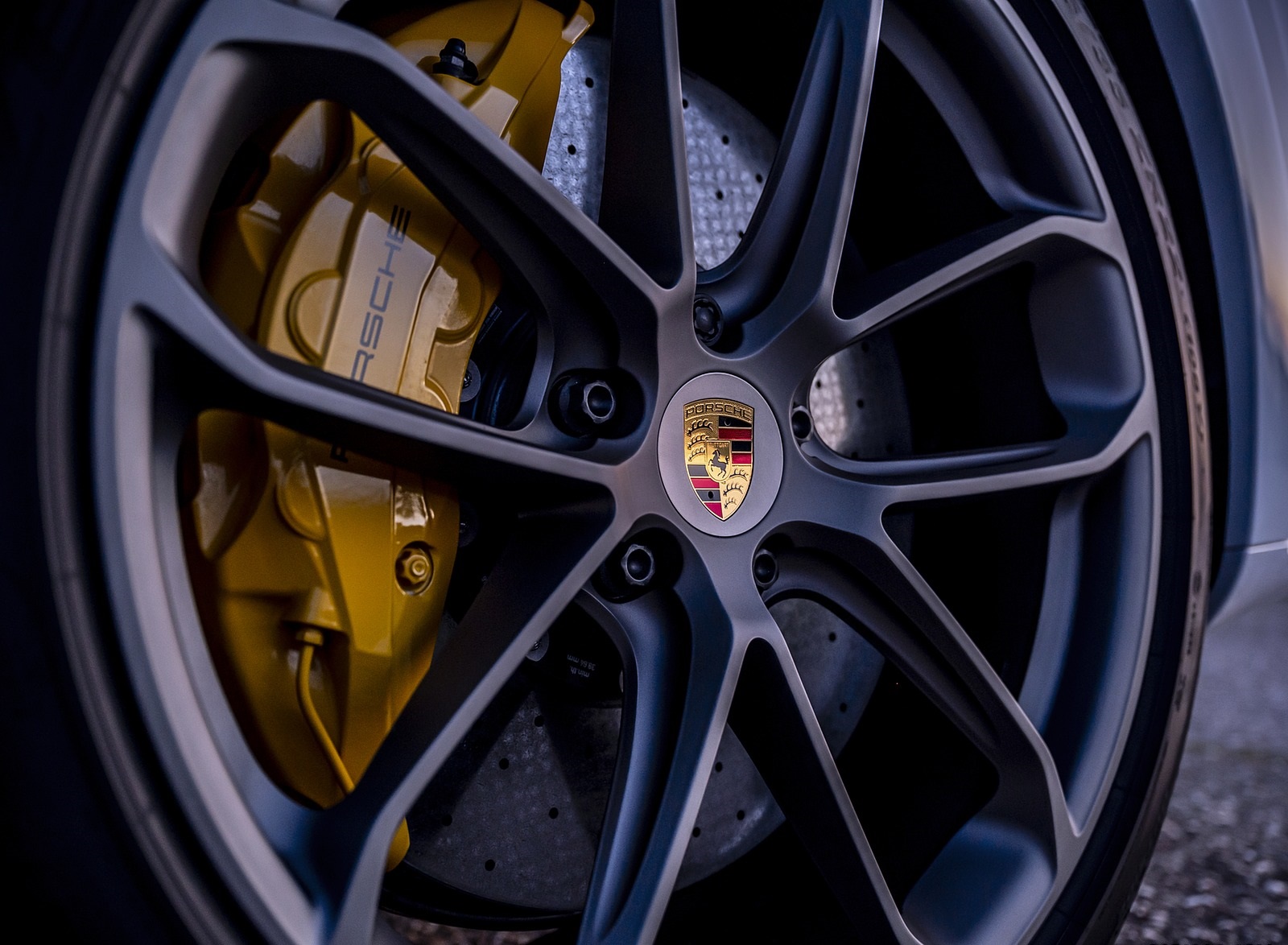 2020 Porsche Cayenne Turbo Coupe (UK-Spec) Brakes Wallpapers #67 of 94