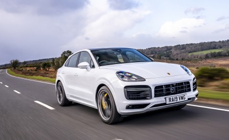 2020 Porsche Cayenne Turbo Coupe (UK-Spec) Front Three-Quarter Wallpapers 450x275 (54)