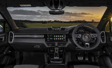 2020 Porsche Cayenne Turbo Coupe (UK-Spec) Interior Cockpit Wallpapers 450x275 (70)