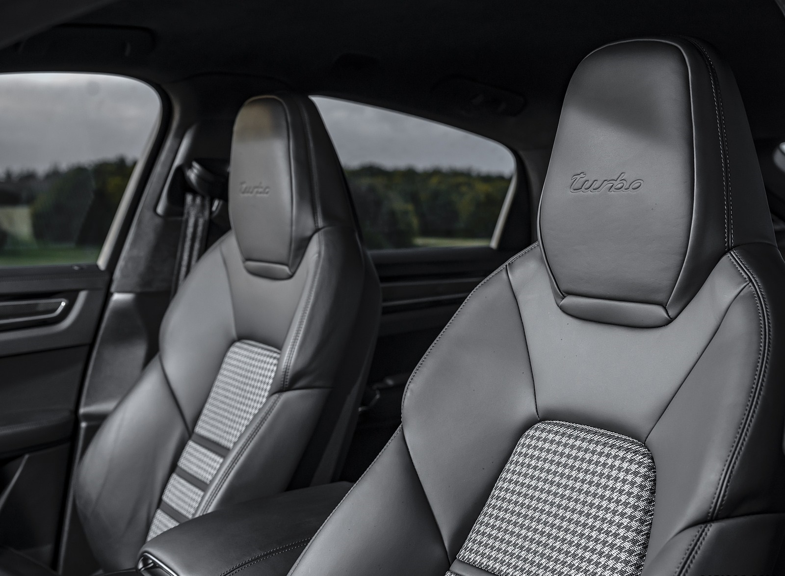2020 Porsche Cayenne Turbo Coupe (UK-Spec) Interior Front Seats Wallpapers #71 of 94