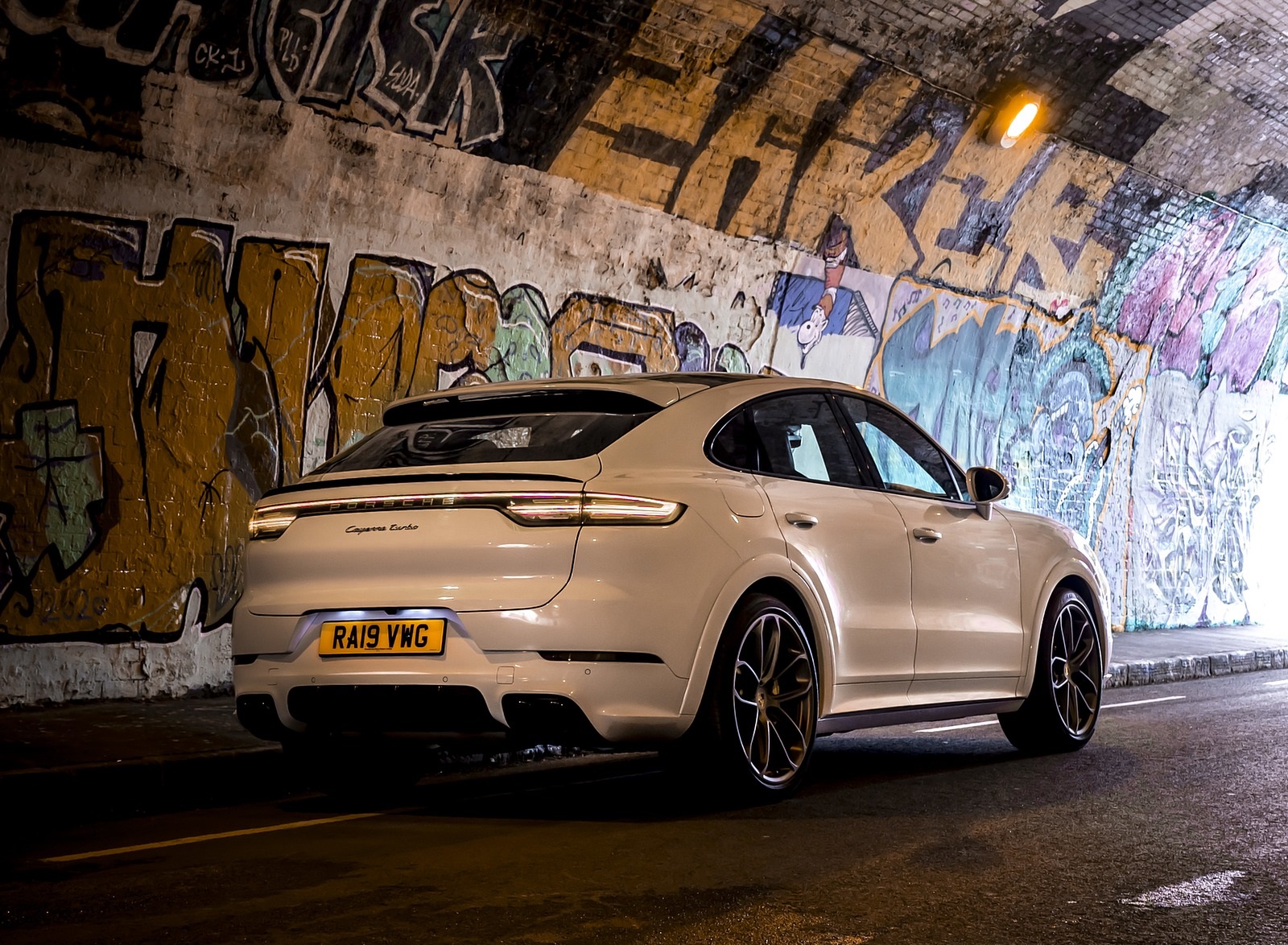 2020 Porsche Cayenne Turbo Coupe (UK-Spec) Rear Three-Quarter Wallpapers #61 of 94