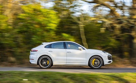 2020 Porsche Cayenne Turbo Coupe (UK-Spec) Side Wallpapers 450x275 (59)