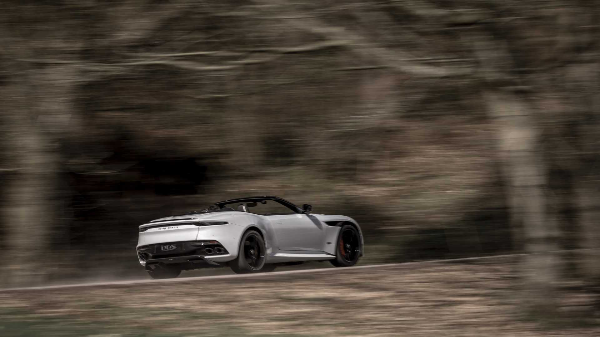 2019 Aston Martin DBS Superleggera Volante Rear Three-Quarter Wallpapers (4)