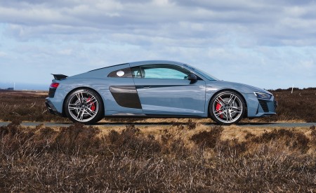 2019 Audi R8 V10 Coupe Performance quattro (UK-Spec) Side Wallpapers 450x275 (138)
