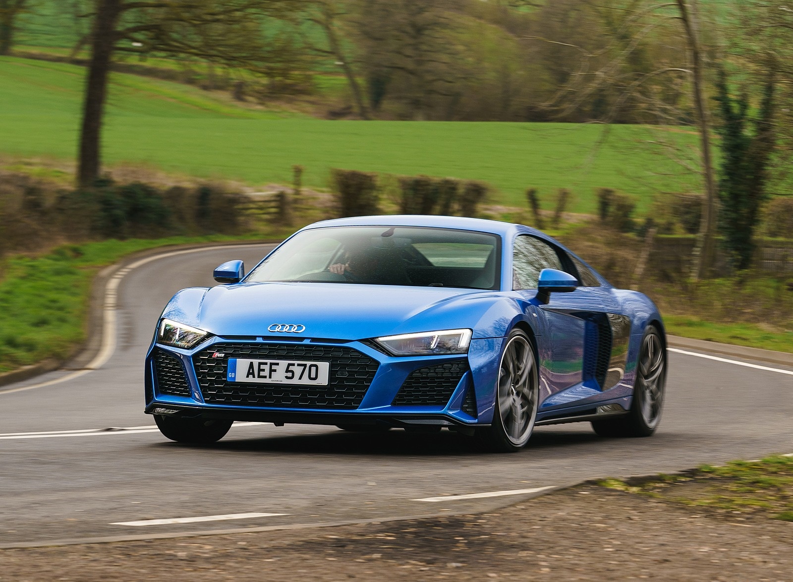 2019 Audi R8 V10 Coupe quattro (UK-Spec) Front Three-Quarter Wallpapers #4 of 199