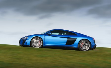 2019 Audi R8 V10 Coupe quattro (UK-Spec) Side Wallpapers 450x275 (38)