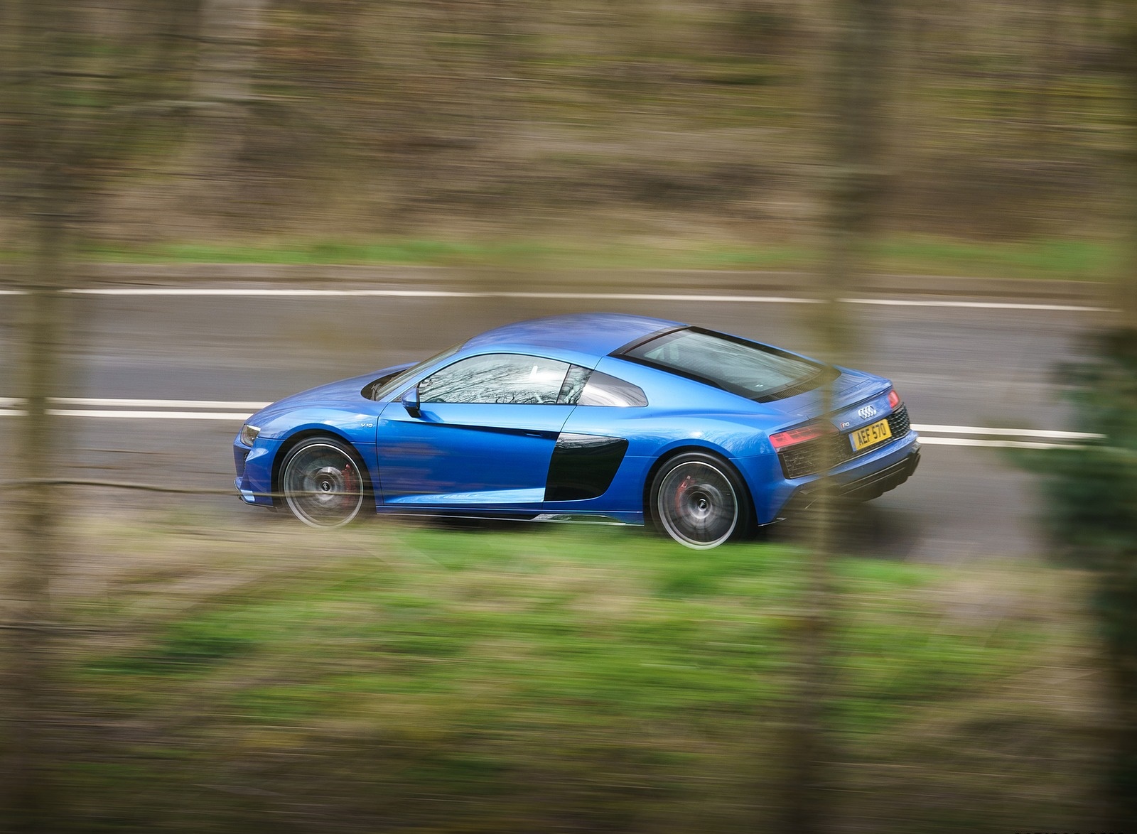 2019 Audi R8 V10 Coupe quattro (UK-Spec) Side Wallpapers #26 of 199