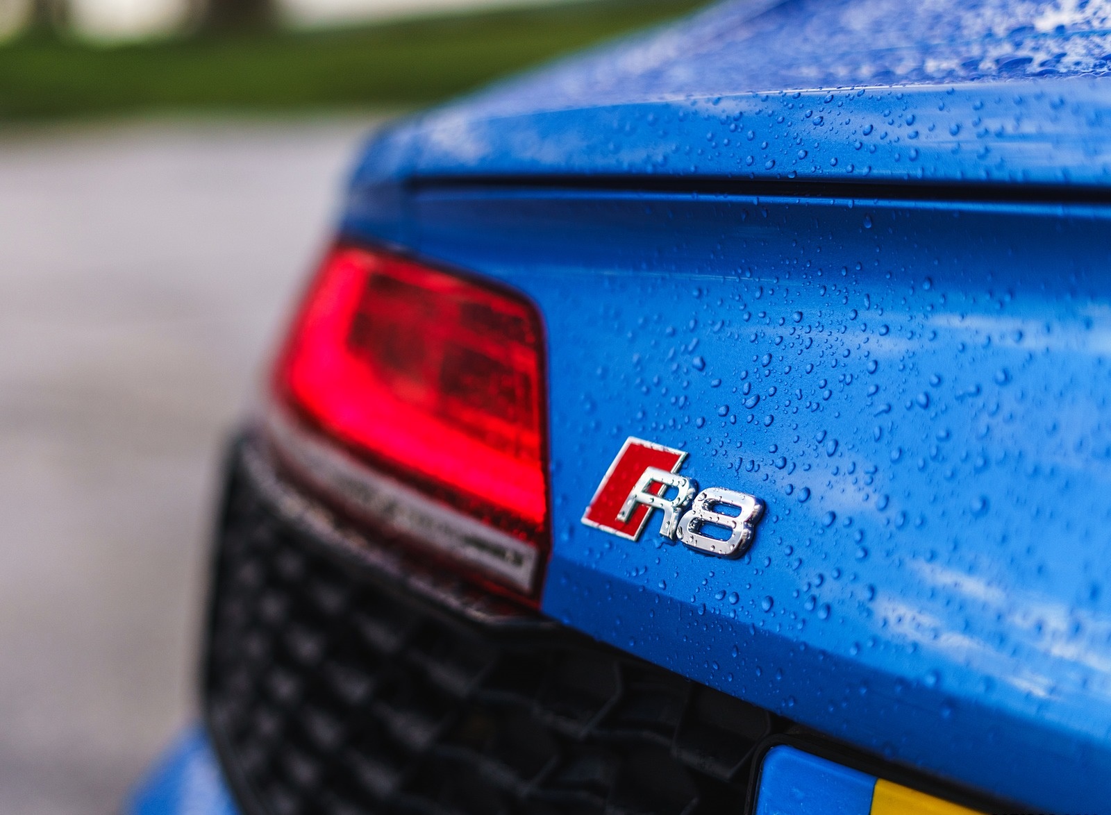 2019 Audi R8 V10 Coupe quattro (UK-Spec) Tail Light Wallpapers #49 of 199