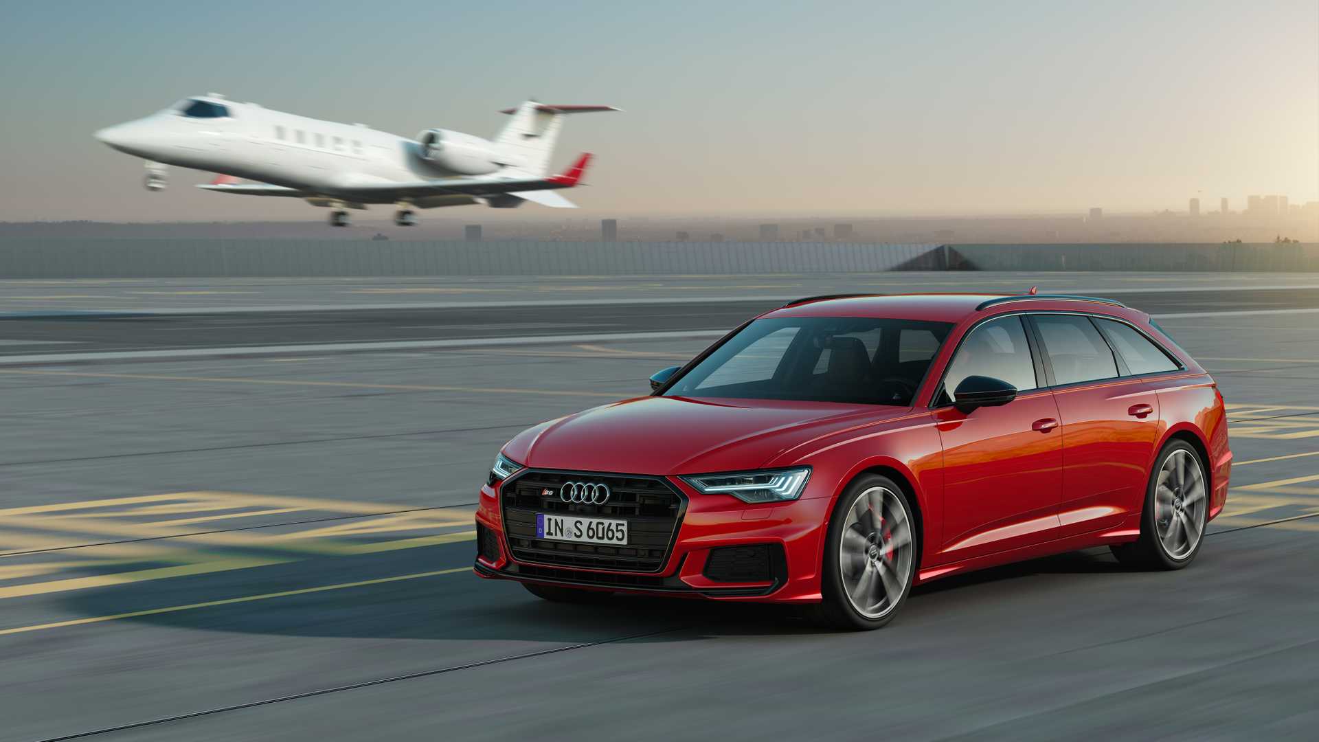 2019 Audi S6 Avant TDI (Color: Tango Red) Front Three-Quarter Wallpapers (1)