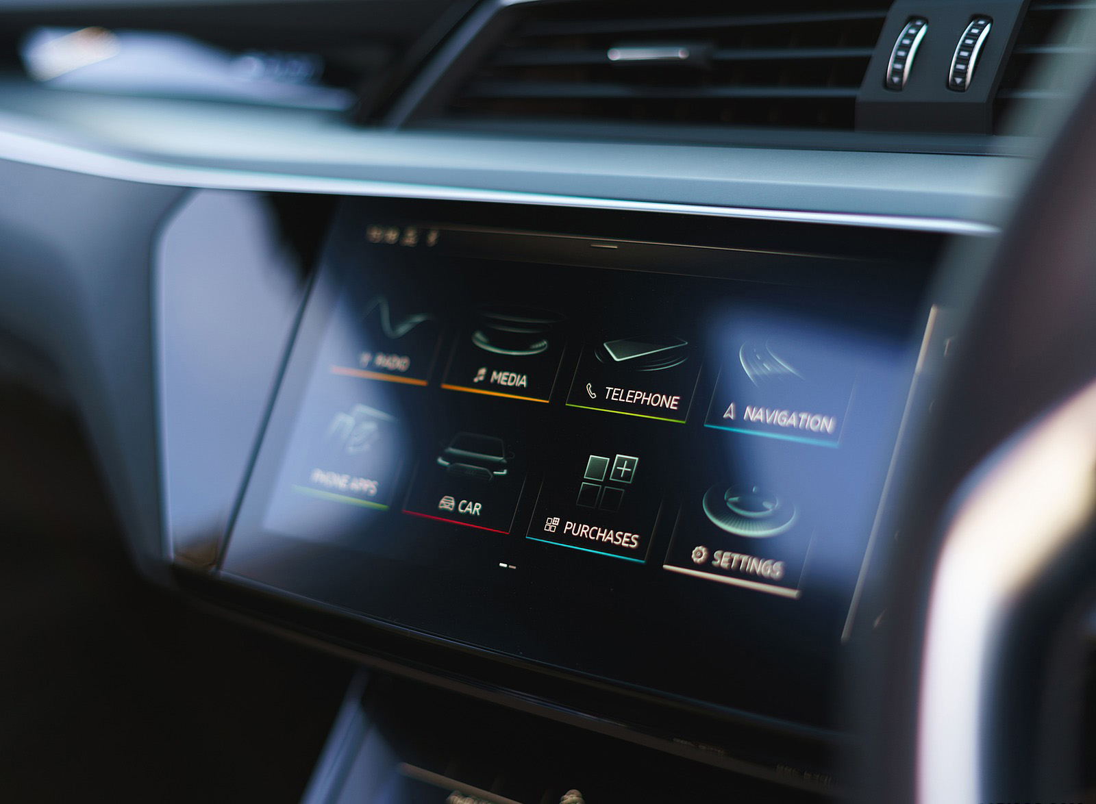 2019 Audi e-tron 55 (UK-Spec) Central Console Wallpapers #140 of 156