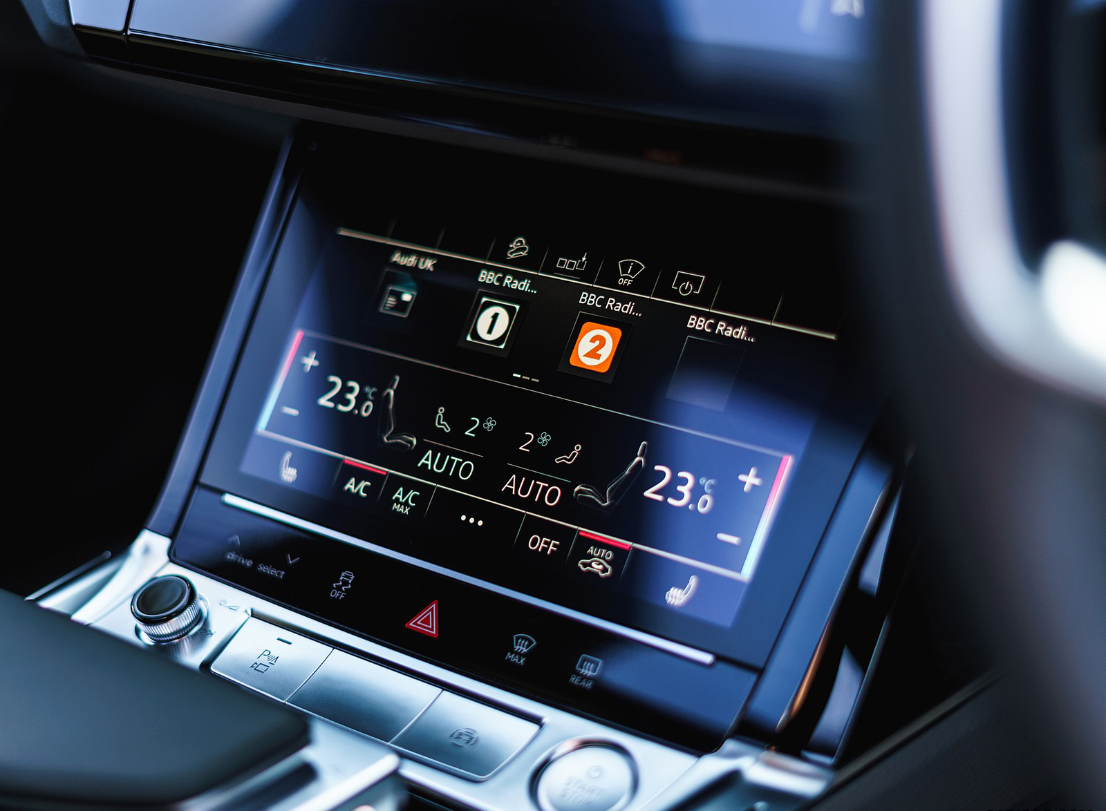2019 Audi e-tron 55 (UK-Spec) Central Console Wallpapers #139 of 156