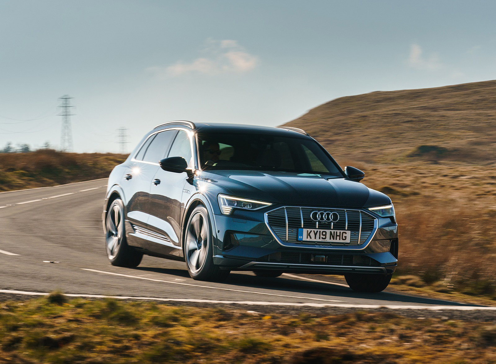 2019 Audi e-tron 55 (UK-Spec) Front Three-Quarter Wallpapers #26 of 156