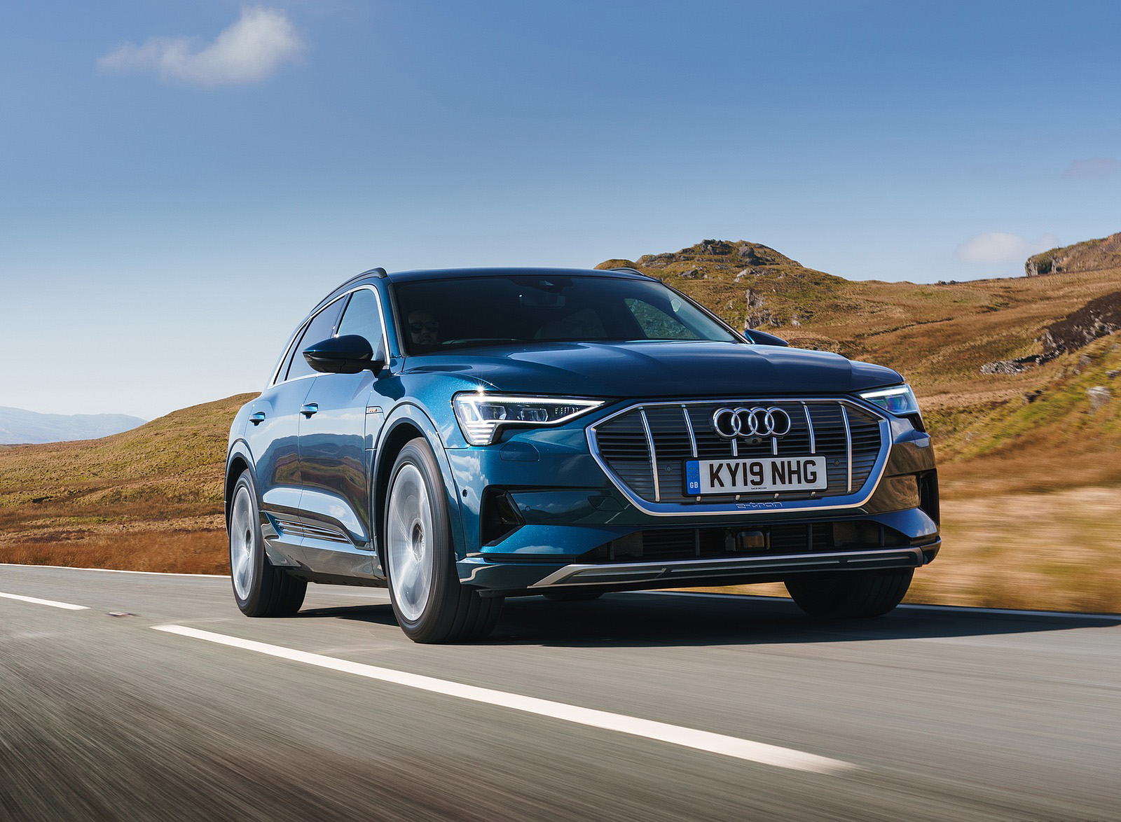 2019 Audi e-tron 55 (UK-Spec) Front Three-Quarter Wallpapers #11 of 156