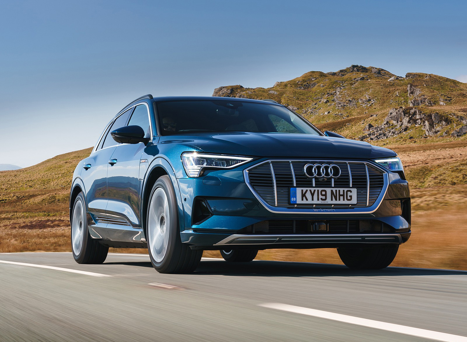 2019 Audi e-tron 55 (UK-Spec) Front Three-Quarter Wallpapers (6)