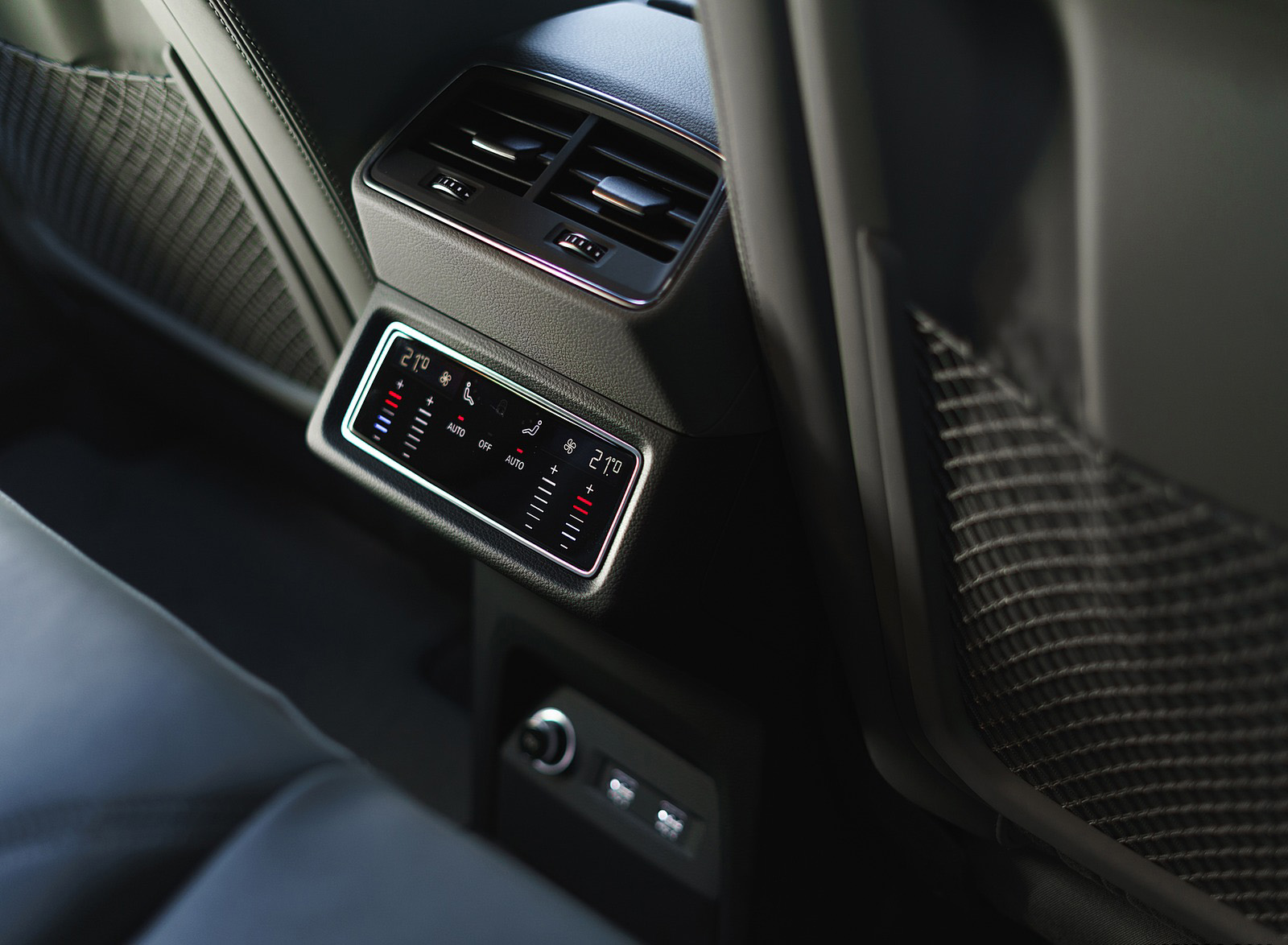 2019 Audi e-tron 55 (UK-Spec) Interior Detail Wallpapers #150 of 156