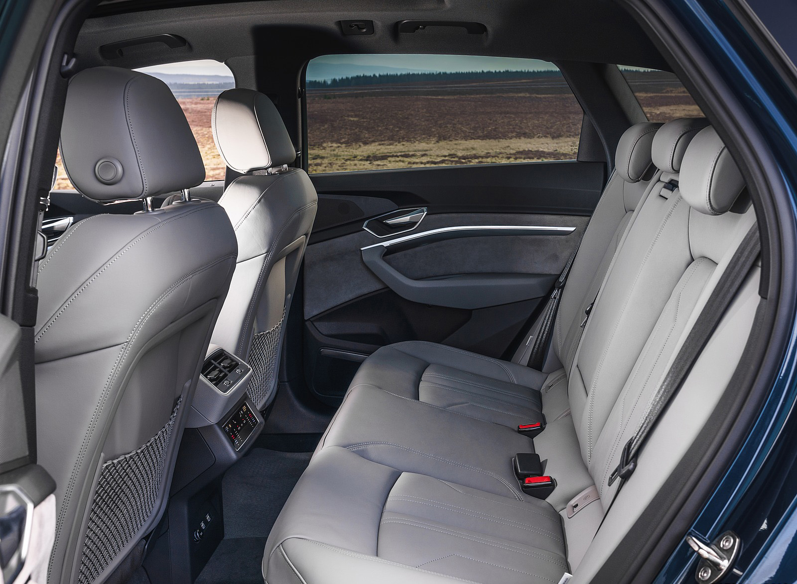 2019 Audi e-tron 55 (UK-Spec) Interior Rear Seats Wallpapers #153 of 156