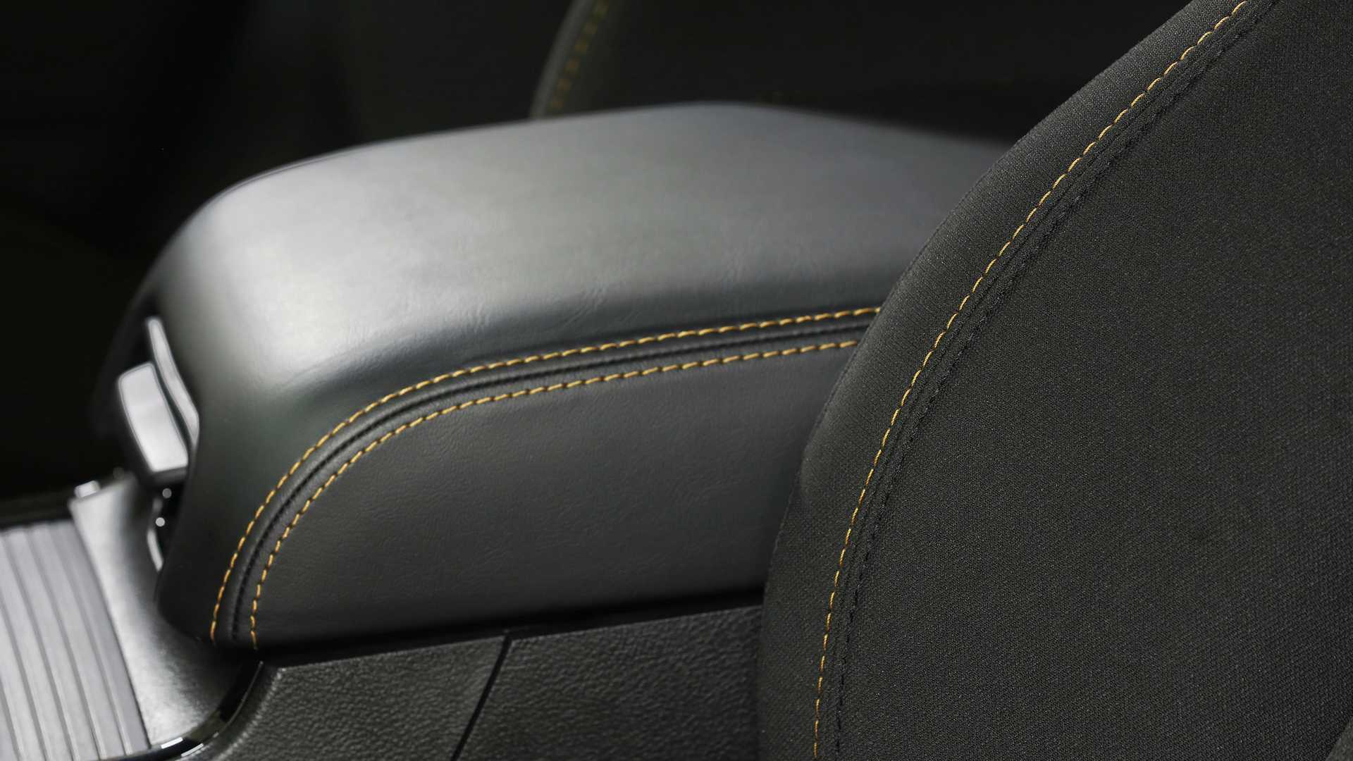 2019 Dodge Challenger RT Stars & Stripes Edition Interior Detail Wallpapers (10)
