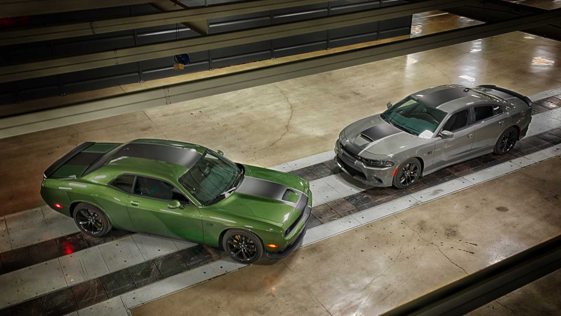 2019 Dodge Challenger RT and 2019 Dodge Charger Stars & Stripes Edition Front Three-Quarter Wallpapers #3 of 11