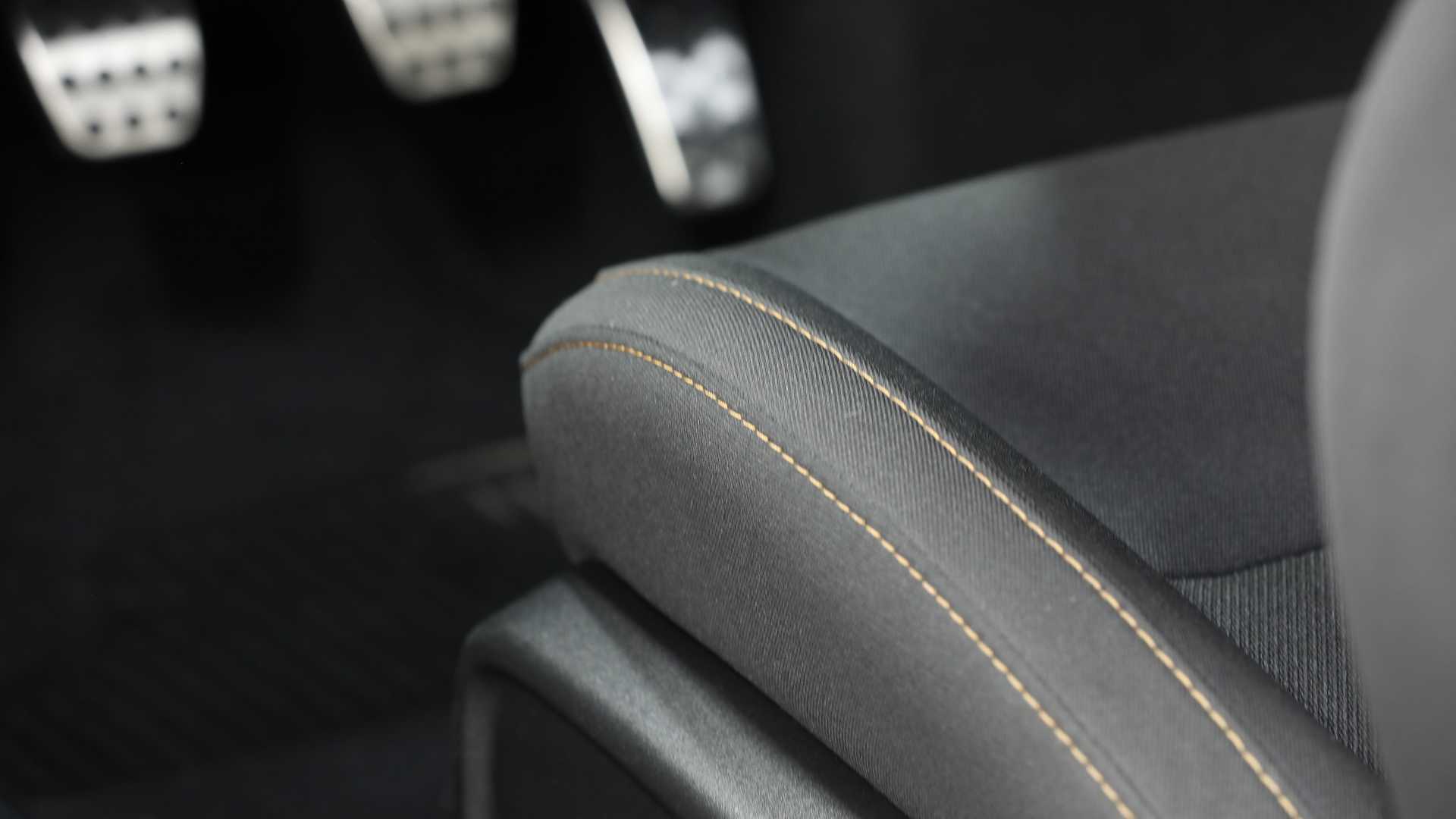 2019 Dodge Charger Stars & Stripes Edition Interior Front Seats Wallpapers (7)