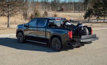 2019 GMC Sierra Denali CarbonPro Edition Rear Three-Quarter Wallpapers 450x275 (8)