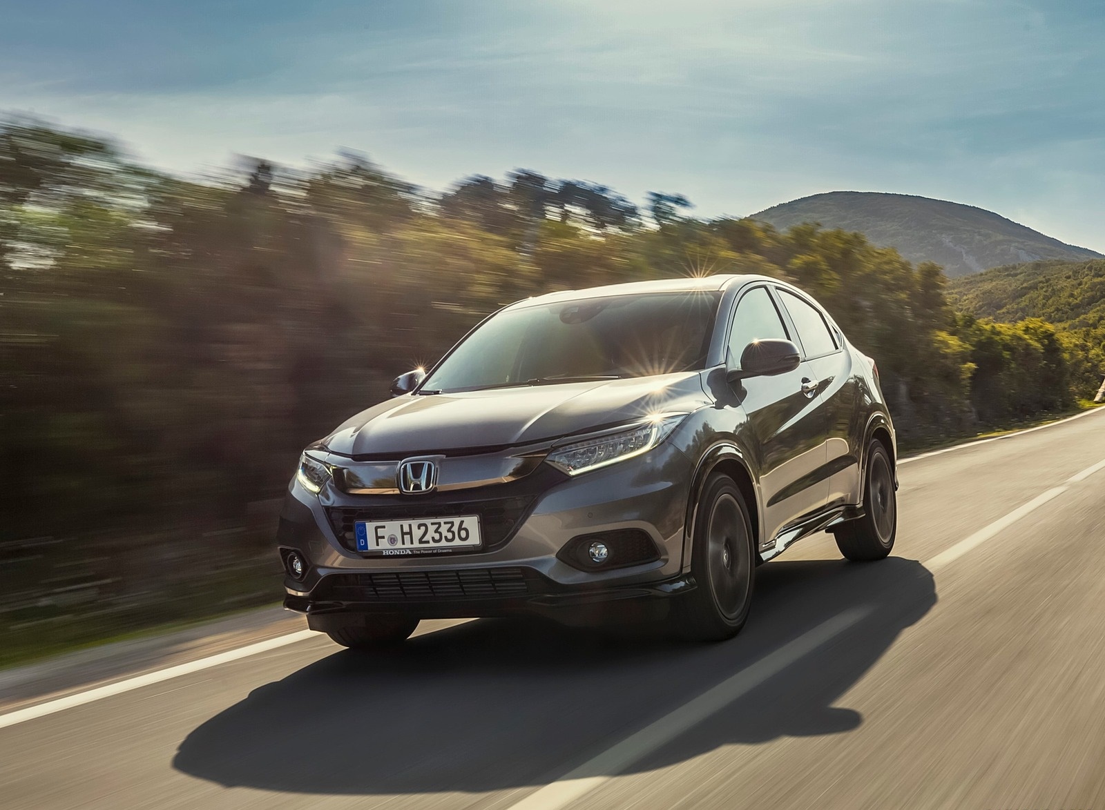 2019 Honda HR-V Front Three-Quarter Wallpapers (3)