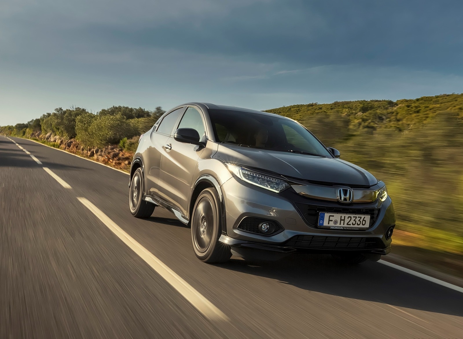 2019 Honda HR-V Front Three-Quarter Wallpapers #6 of 134