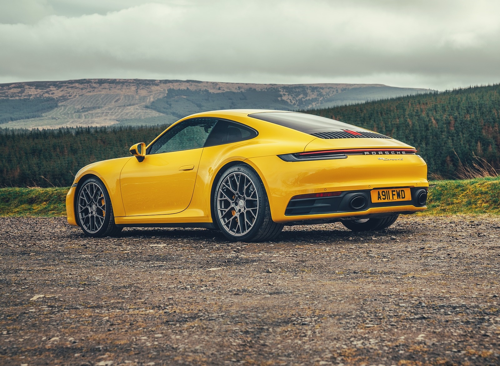 2019 Porsche 911 (992) Carrera 4S (UK-Spec) Rear Three-Quarter Wallpapers #16 of 42