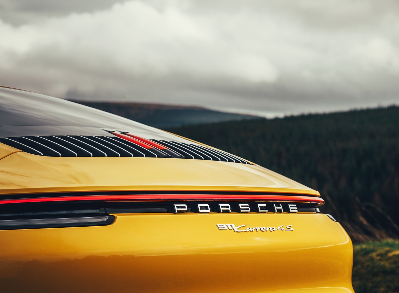 2019 Porsche 911 (992) Carrera 4S (UK-Spec) Spoiler Wallpapers #20 of 42