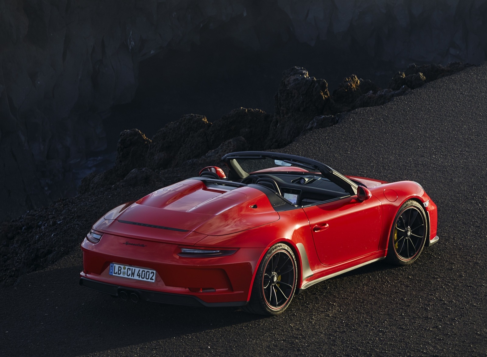 2019 Porsche 911 Speedster (Color: Guards Red) Rear Three-Quarter Wallpapers #23 of 84