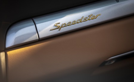 2019 Porsche 911 Speedster with Heritage Design Package Interior Detail Wallpapers 450x275 (67)