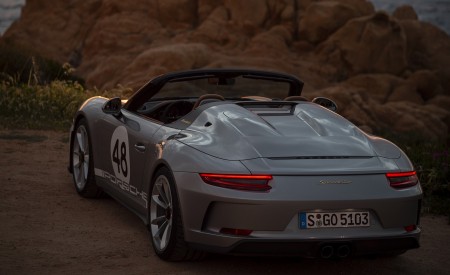 2019 Porsche 911 Speedster with Heritage Design Package Rear Three-Quarter Wallpapers 450x275 (43)