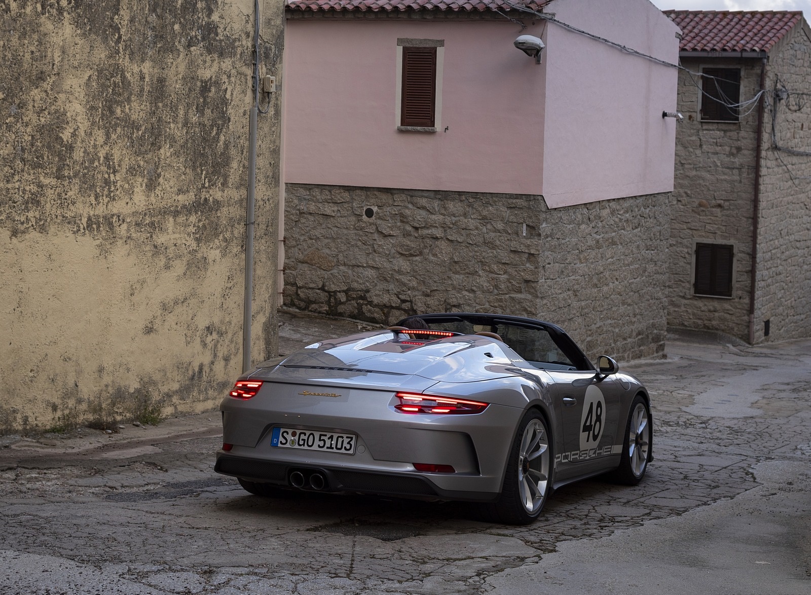 2019 Porsche 911 Speedster with Heritage Design Package Rear Three-Quarter Wallpapers #40 of 72