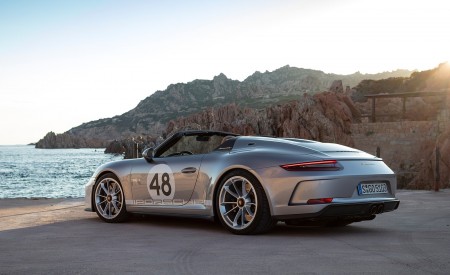 2019 Porsche 911 Speedster with Heritage Design Package Rear Three-Quarter Wallpapers 450x275 (37)