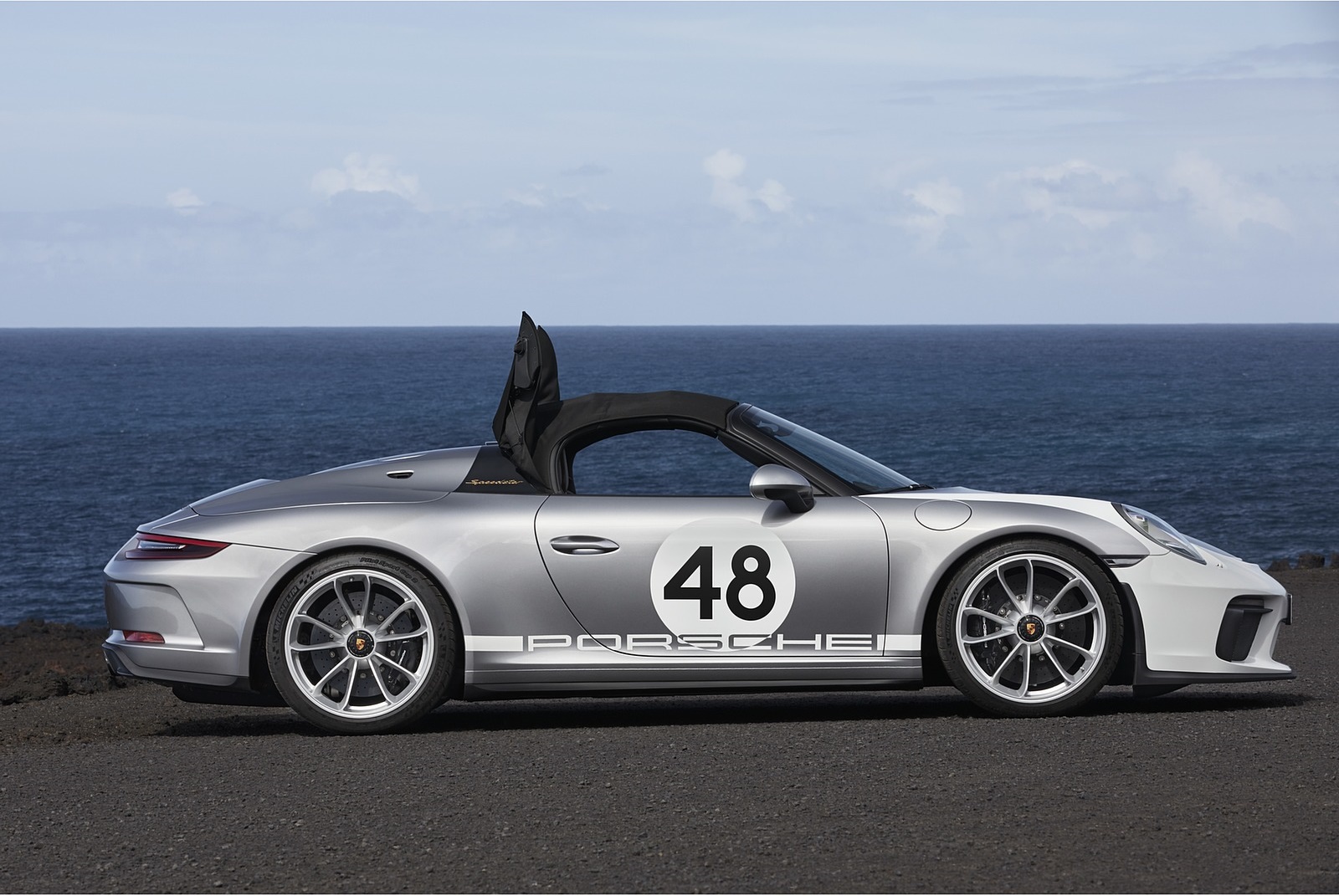2019 Porsche 911 Speedster with Heritage Design Package Side Wallpapers #31 of 72