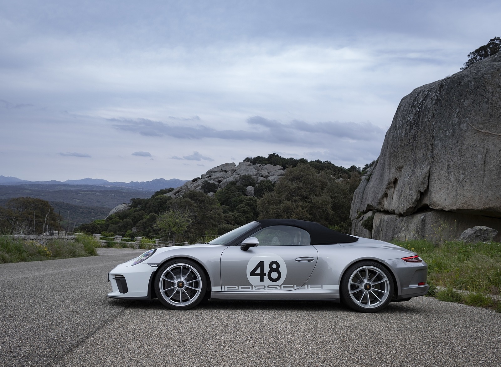 2019 Porsche 911 Speedster with Heritage Design Package Side Wallpapers #26 of 72