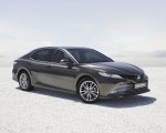 2019 Toyota Camry Hybrid (Euro-Spec) Front Three-Quarter Wallpapers 150x120 (80)