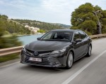 2019 Toyota Camry Hybrid (Euro-Spec) Front Three-Quarter Wallpapers 150x120 (26)