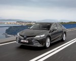 2019 Toyota Camry Hybrid (Euro-Spec) Front Three-Quarter Wallpapers 150x120 (15)