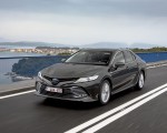 2019 Toyota Camry Hybrid (Euro-Spec) Front Three-Quarter Wallpapers 150x120 (15)