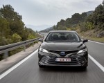 2019 Toyota Camry Hybrid (Euro-Spec) Front Three-Quarter Wallpapers 150x120 (17)