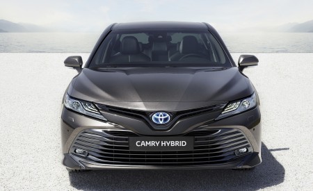 2019 Toyota Camry Hybrid (Euro-Spec) Front Wallpapers 450x275 (79)