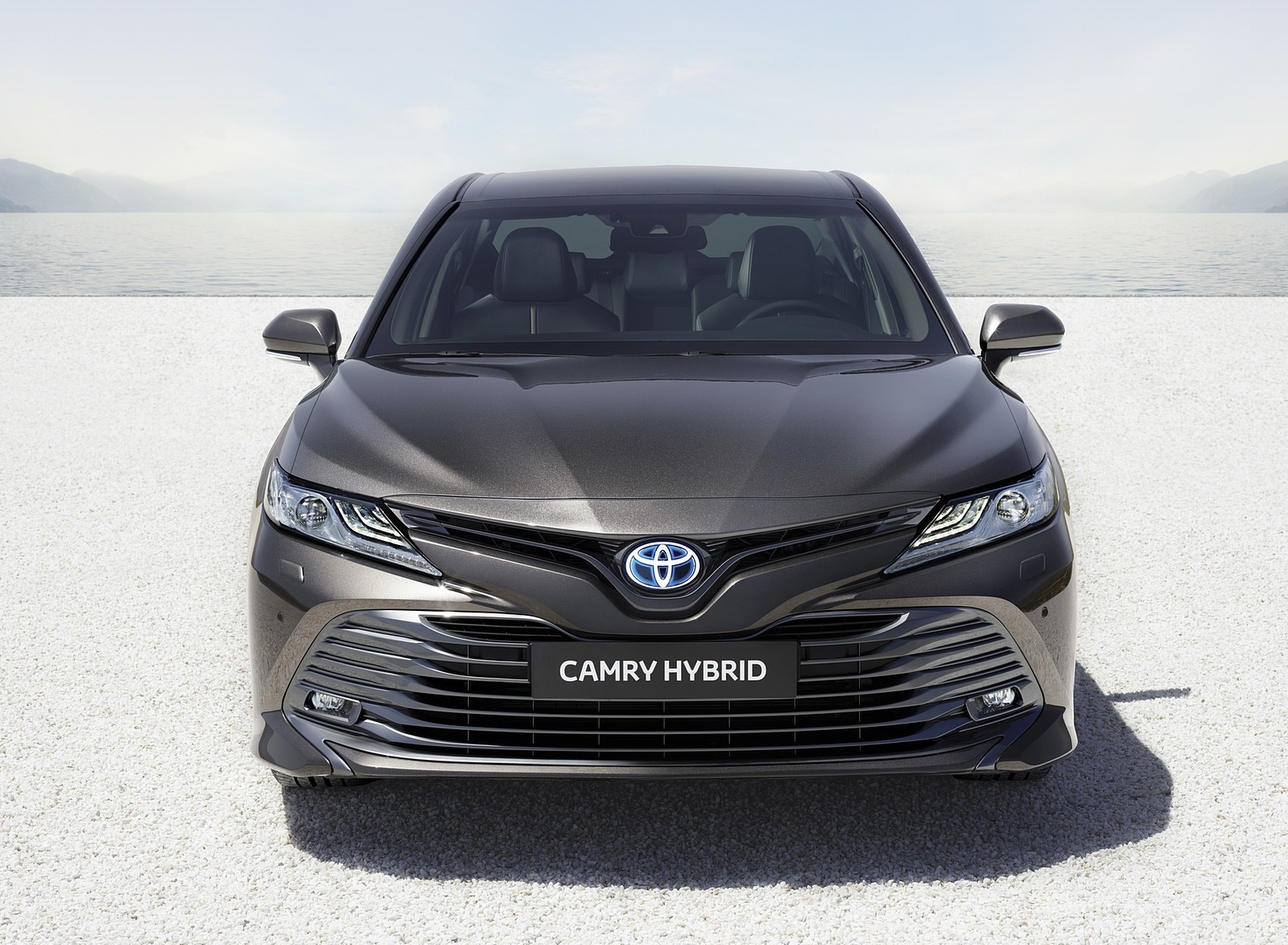 2019 Toyota Camry Hybrid (Euro-Spec) Front Wallpapers #79 of 92